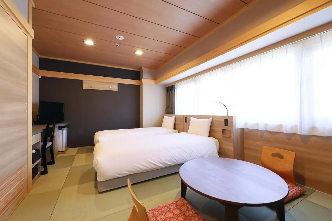 **** Hotel Osaka Garden Palace Japonia